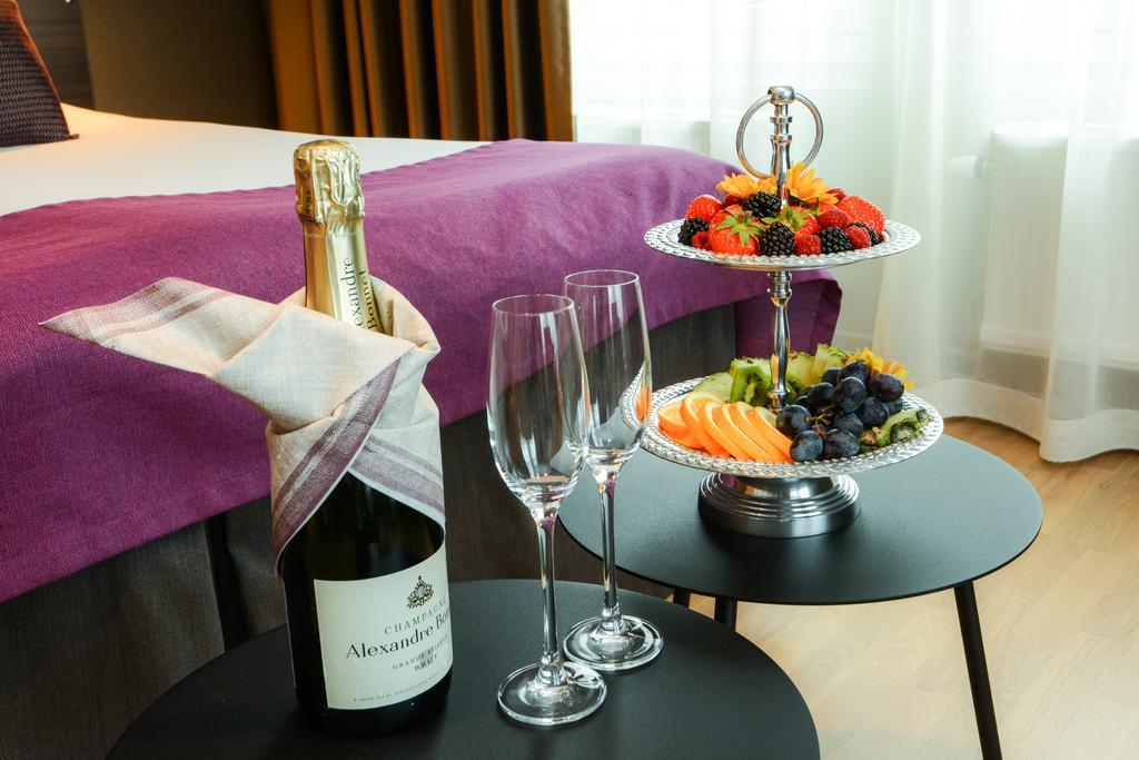 Best Western Plus Park Airport Hotel Arlanda Exterior photo